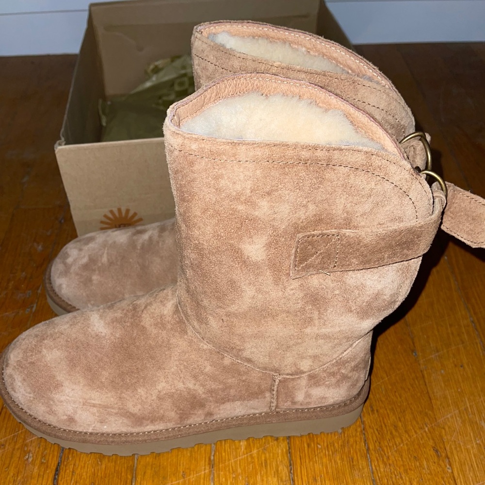 UGG Remora Boots. Womens Size 9 Never Worn